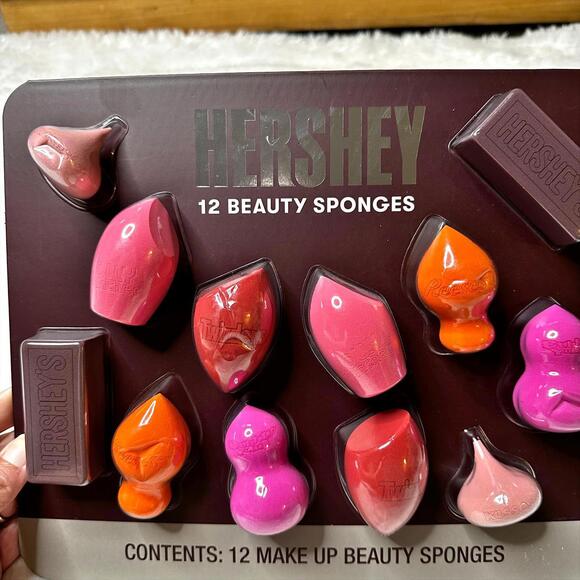 NIP Hershey’s 12-Piece Beauty Makeup Sponges Blenders Wet/ Dry - Picture 2 of 9